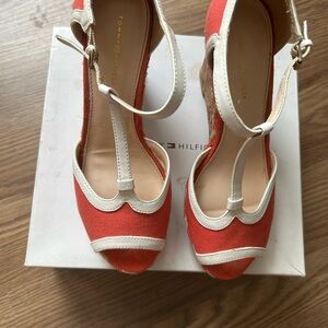 Tommy Hilfiger Women's Coral and Cream Wedges